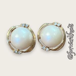 Vintage Faux Pearl Clip On Earrings With Rhinestone